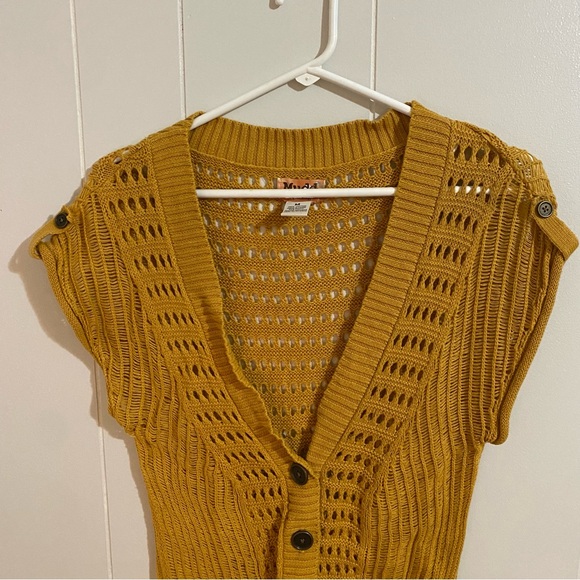 Md MUDD Sleeveless Button Up Sweater - Picture 2 of 8